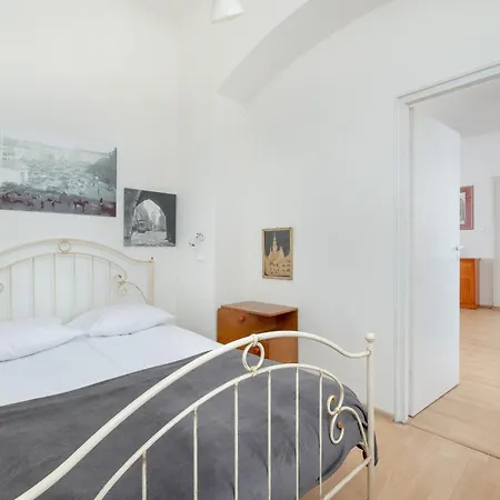 Picturesque By Renters *