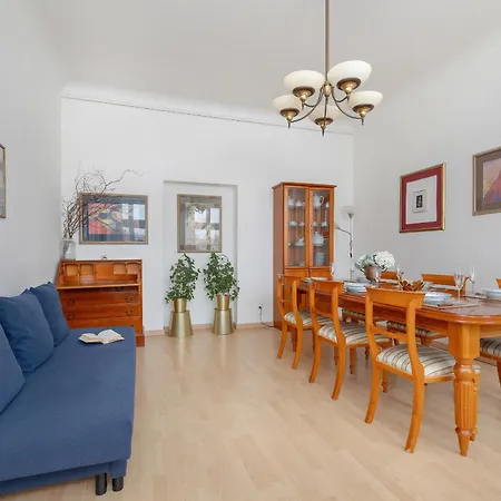 Picturesque By Renters *