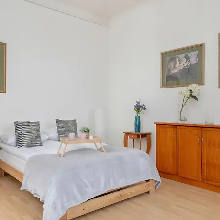 Picturesque By Renters *